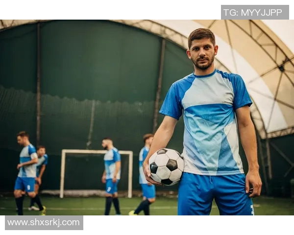 科学足球训练新方法探索：提升运动员状态与竞技表现的有效策略